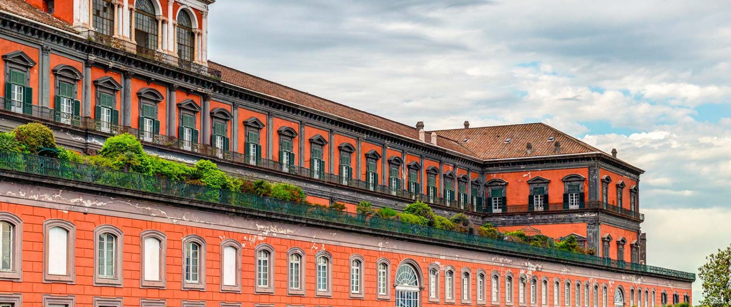 palazzo reale napoli esterno