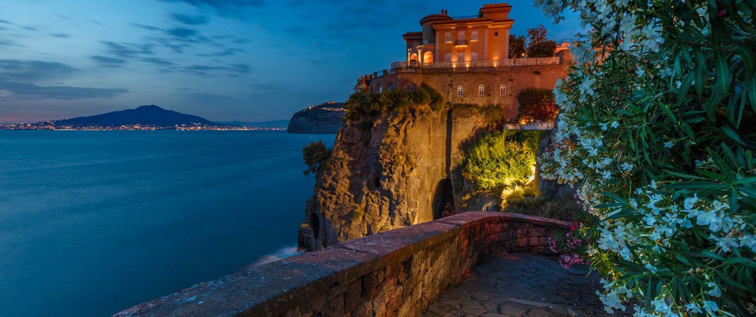 Sant'Agnello di notte