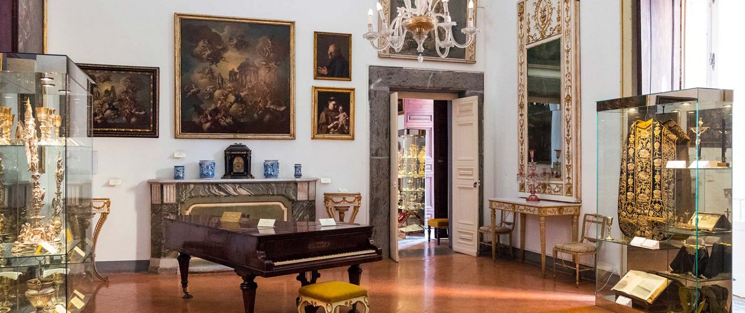 pio monte misericordia napoli interni