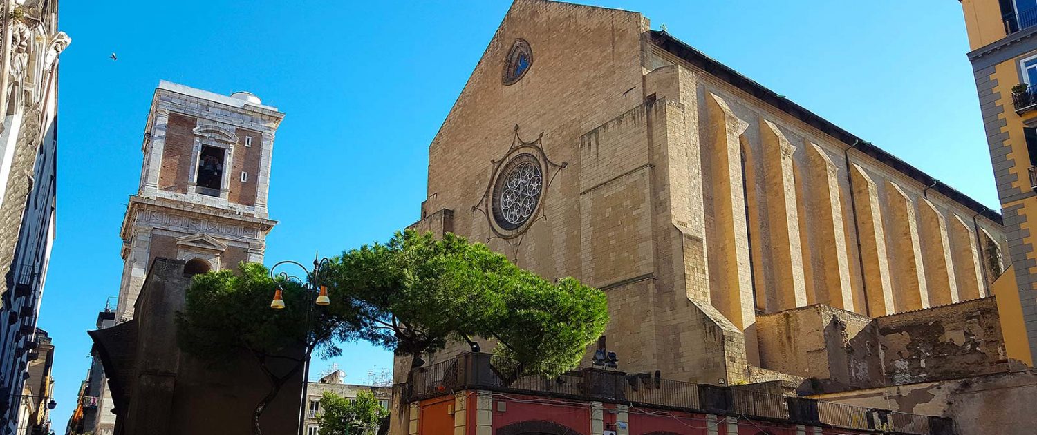 santa chiara napoli esterno
